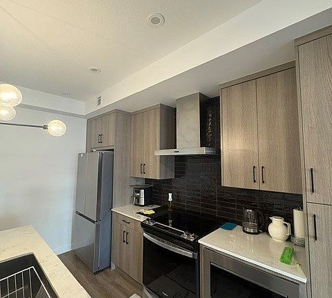 5th image of 55 Lucas Cres NW #1412