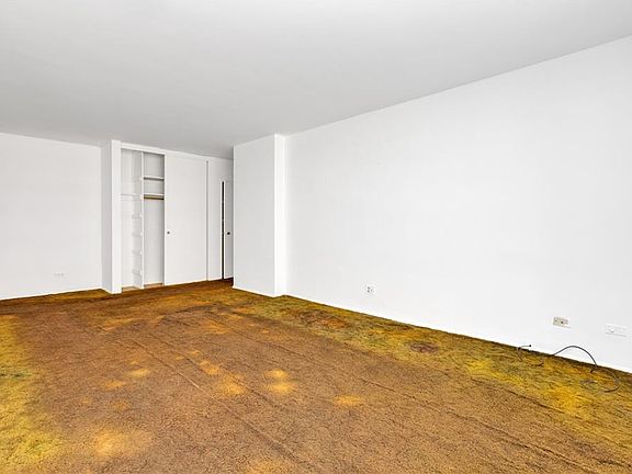 5th image of 2942 W 5th St APT 5D