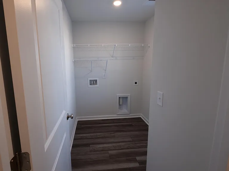 348 Braemar Dr — Photo 15