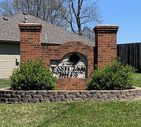2nd image of 4809 Maple Leaf Dr #34