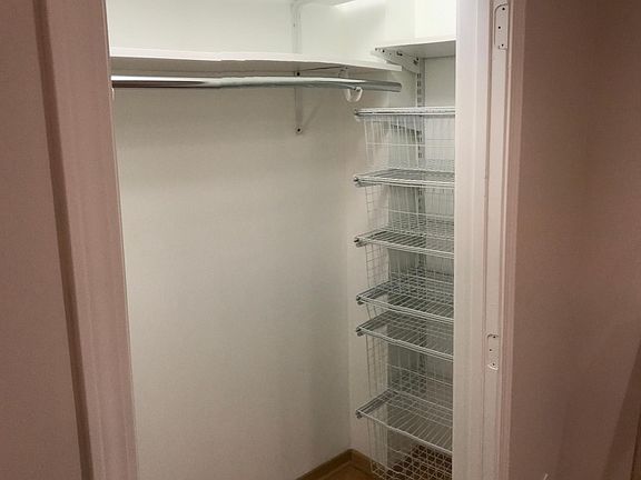 3rd image of 1441 N Elk Grove Ave APT 2R
