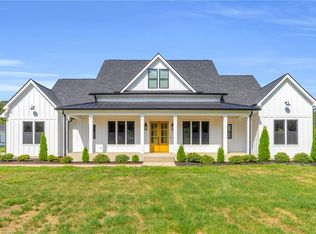 164 Triangle Pine Rd, Fountain Inn, SC 29644