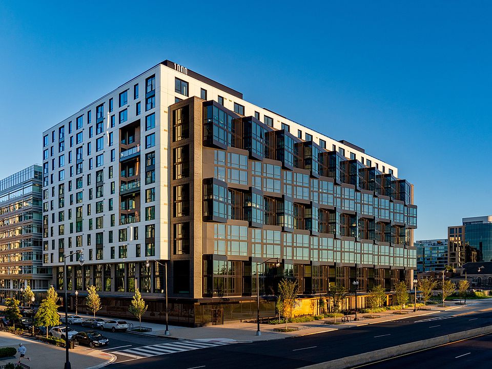 1000 South Capitol Exterior