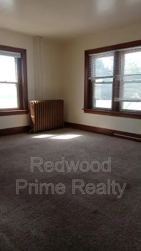 2 bed, 1.0 bath, $750 — Photo 1