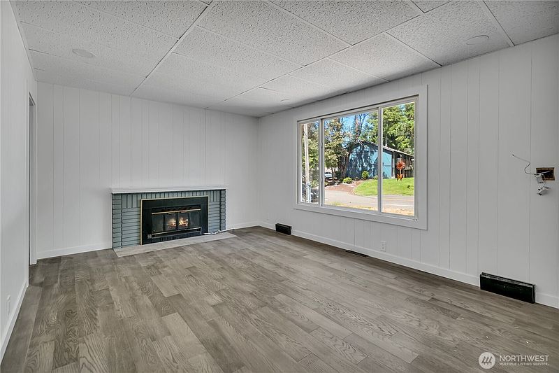 4th image of 4107 Madrona Drive SE