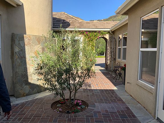 3rd image of 1685 Sycamore Canyon Dr