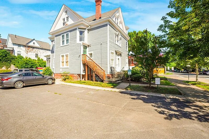 1122 Caroline St — Photo 2