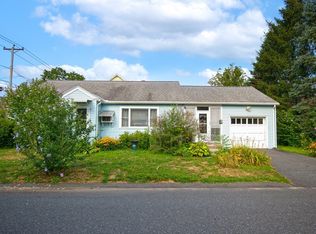 2 Admiral St, Easthampton, MA 01027