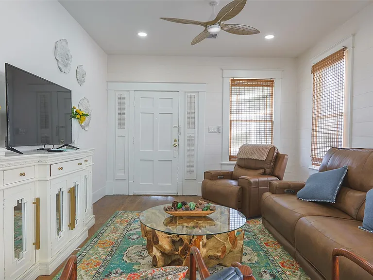 2912 Avenue R — Photo 7