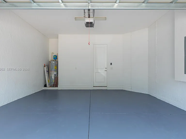 11524 SW 16th St — Photo 20