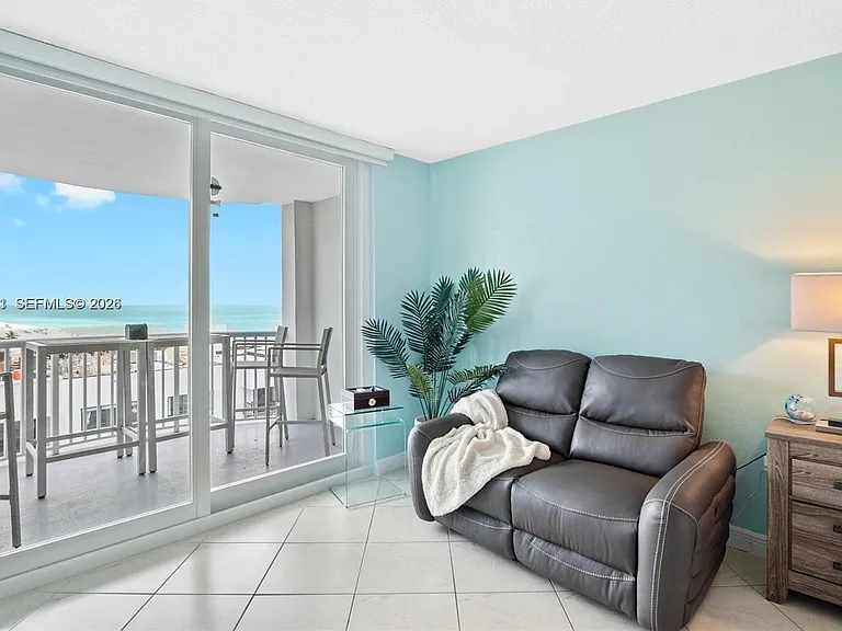 5401 Collins Ave #807 — Photo 18