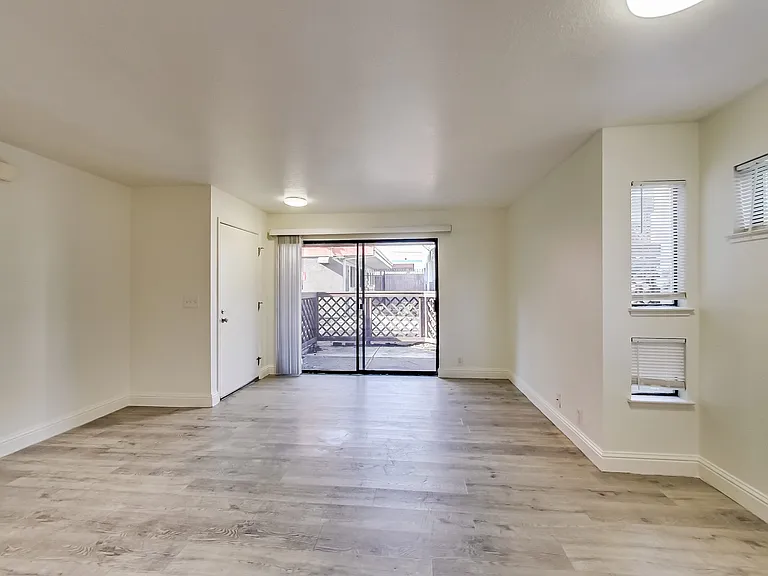 Fruitvale Haus — Photo 18