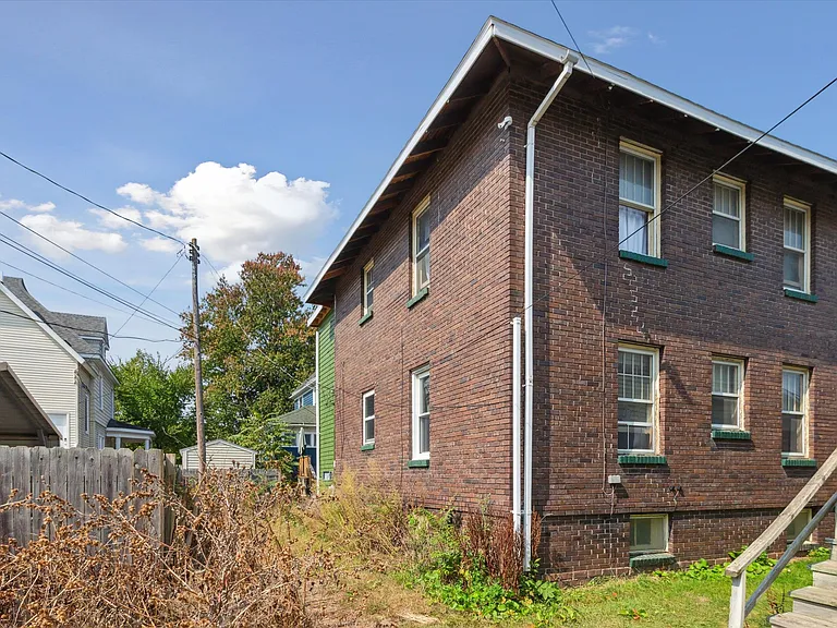 112 E Center St — Photo 24