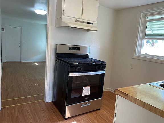 5th image of 1456 1/2 W Stoneridge Ct