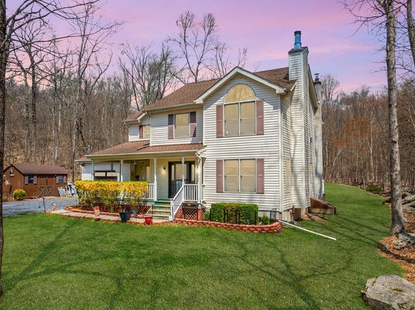 429 Snow Mass Rd, Henryville, PA 18332