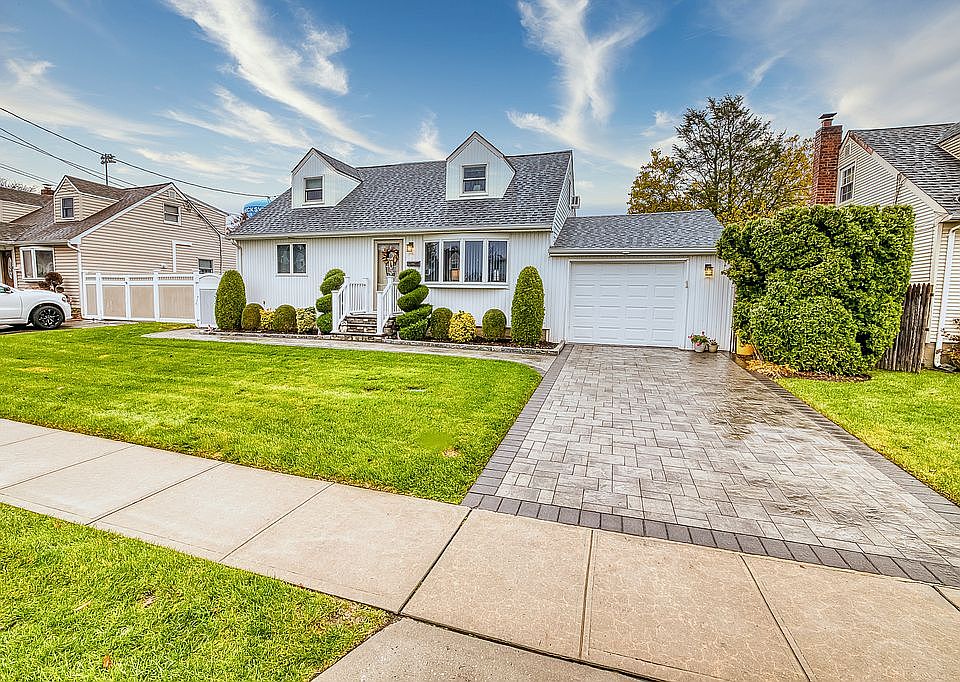 1st image of 14 Seymor Ln