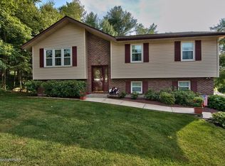 275 Manor Dr, Palmerton, PA 18071