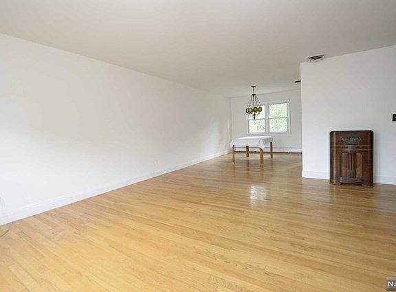 5th image of 5-11 2nd St