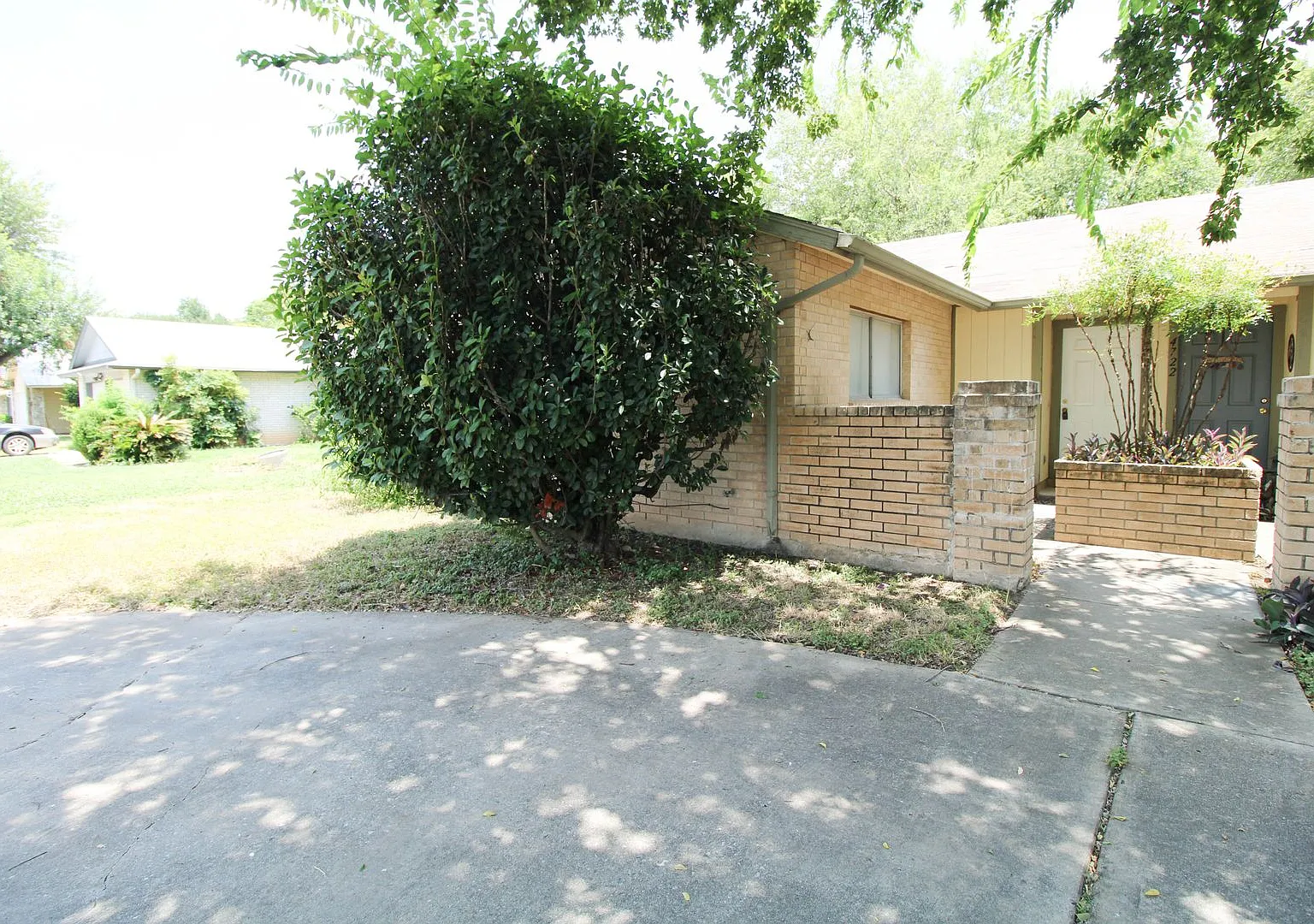 4724 Oakfield Way — Photo 2
