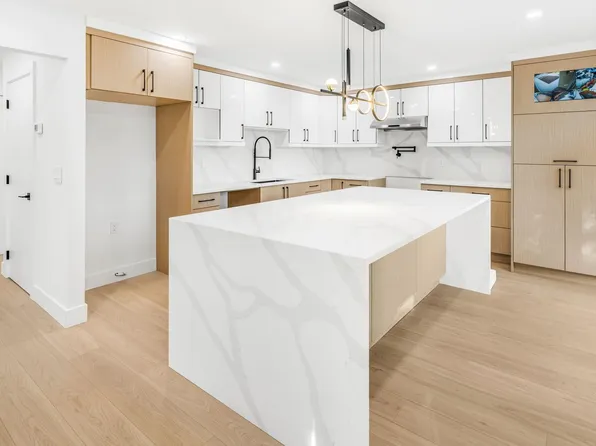 14278 Hyland Rd, Surrey, BC V3W 2C5