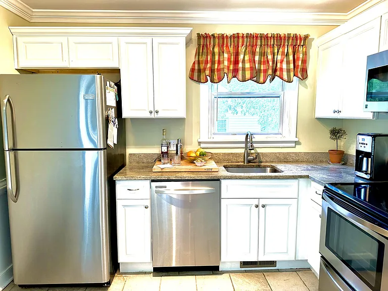 1210 Foxcroft Rd — Photo 14
