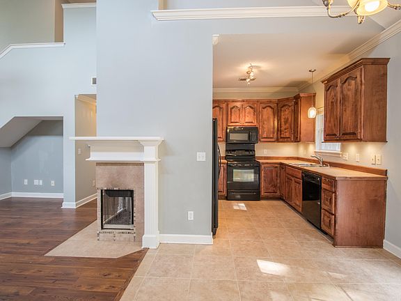 3rd image of 7414 Falcon Cir