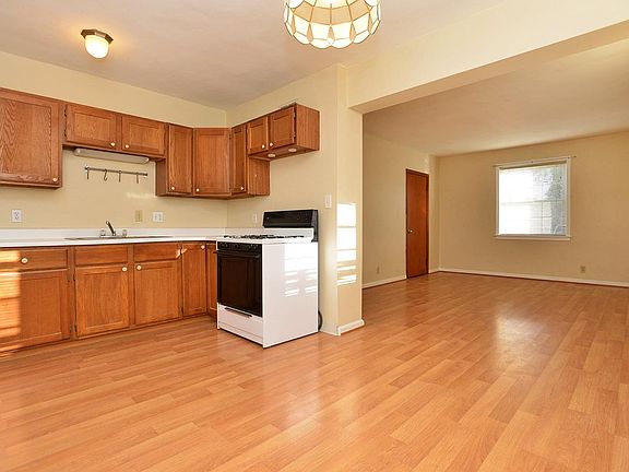 4th image of 5493A Loughborough Ave