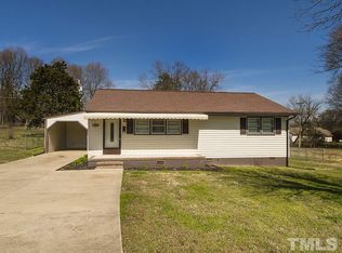 2220 McKinney St, Burlington, NC 27217