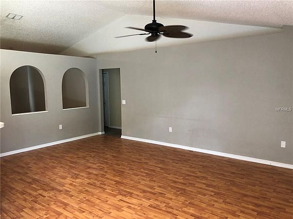 4th image of 2521 Ainsworth Ave
