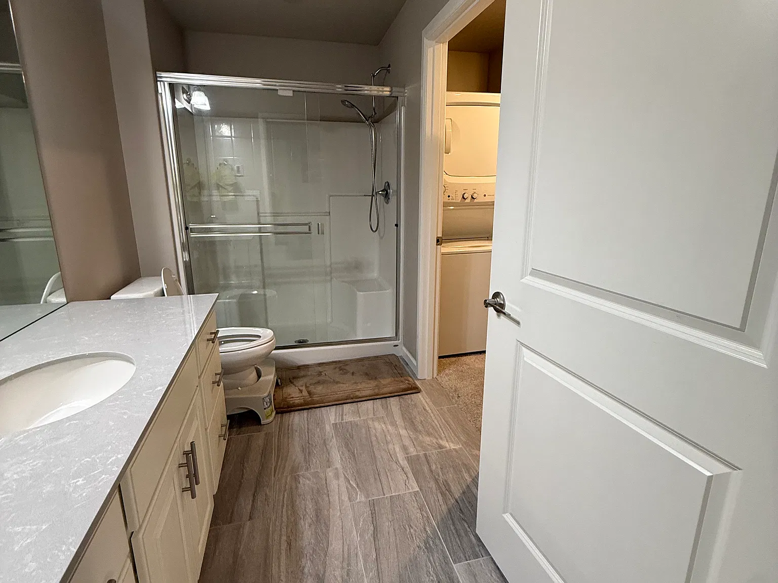 1 bed, 700 sqft, $1,800 — Photo 4
