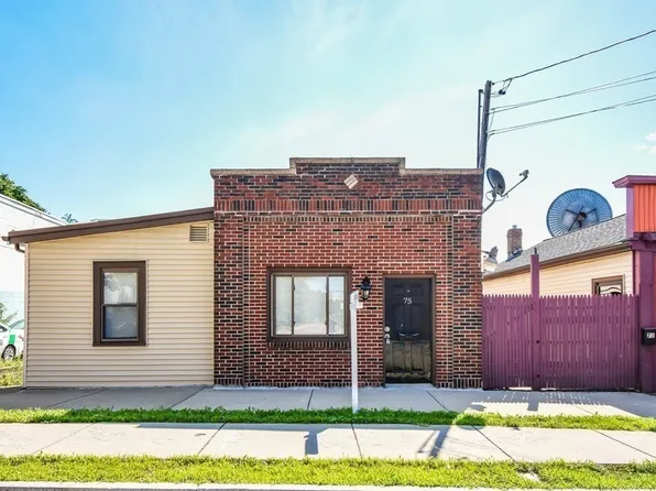 75 Elm St, Watertown, MA 02472