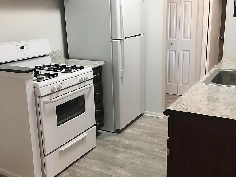 1475 Rebecca Dr — Photo 9