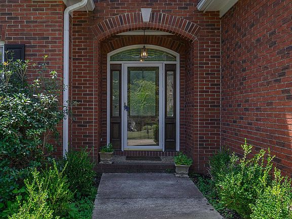 3rd image of 316 E Stone Brook Pl
