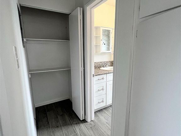 5th image of 1106 W Broadway #6