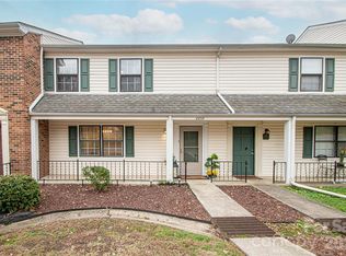 8839 Hunter Ridge Dr, Charlotte, NC 28226