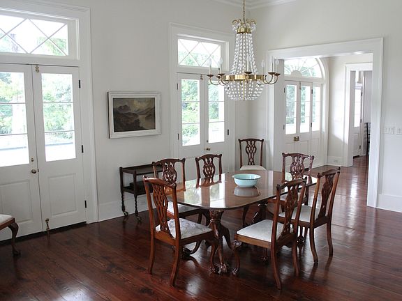 2nd image of 131 Green Oaks Dr