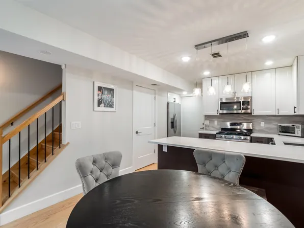 152 Beach Street image 8 of 36