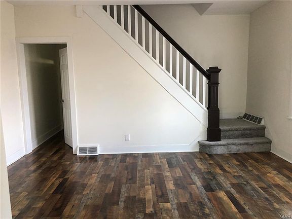 4th image of 217 Berks St