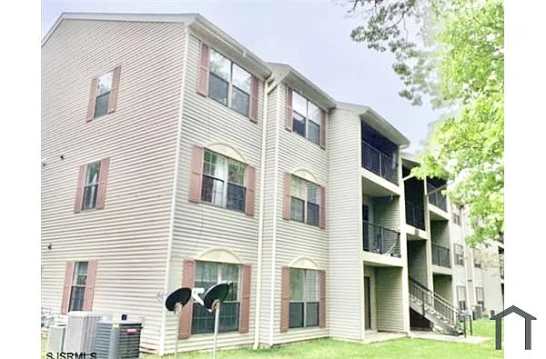 Building Photo - 118 Sussex Pl