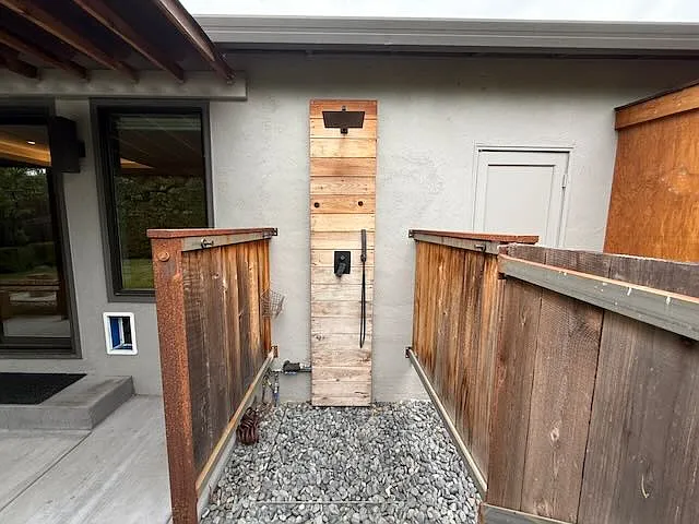 2594 Roosevelt Ave — Photo 21