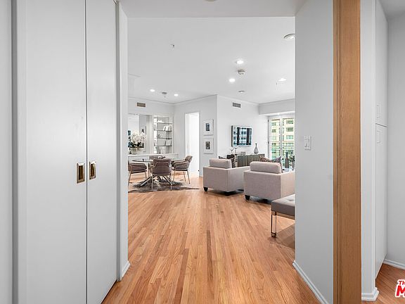 2nd image of 10490 Wilshire Blvd APT 602