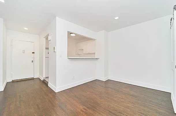 Rented by Mossanen Group | media 12