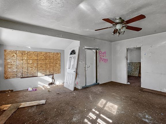 3rd image of 364 Woodrow Ave