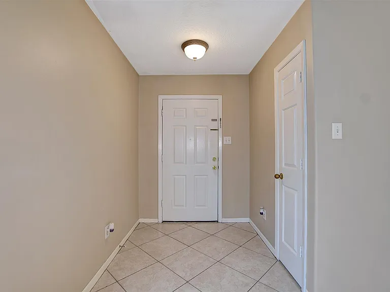 19702 Byron Meadows Dr — Photo 3