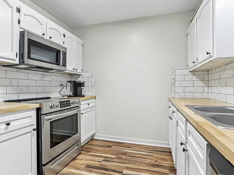 520 Stoney Creek Ave — Photo 6