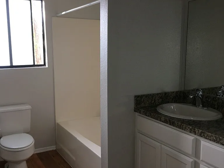 Via Real Apartments — Photo 15