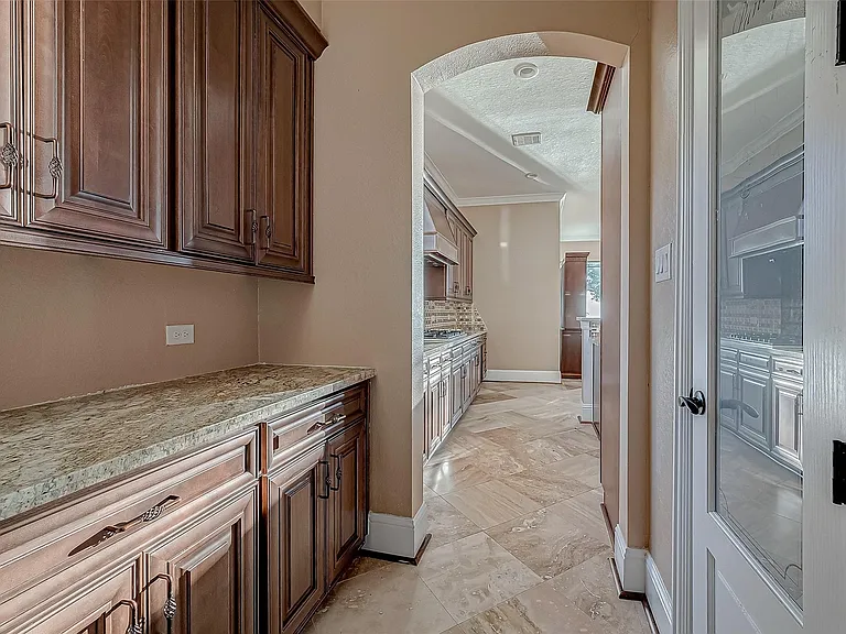 2011 Crescent Dr — Photo 16