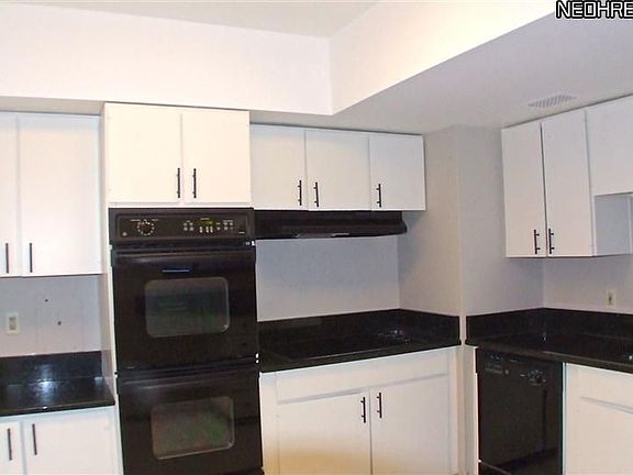 5th image of 1 Bratenahl Pl APT 812