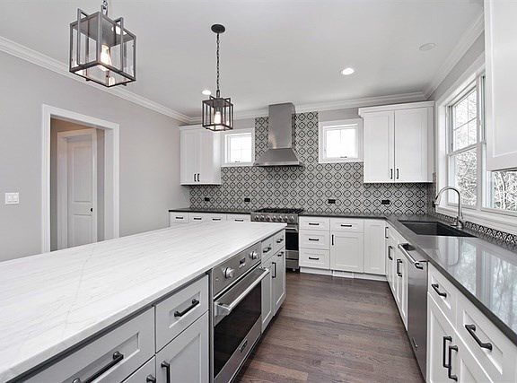 3rd image of 1254 Meadow Ln