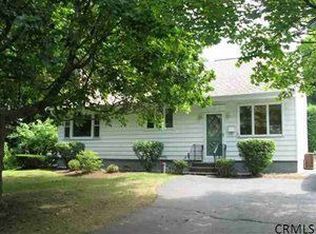 7 Kevin Ln, East Greenbush, NY 12061